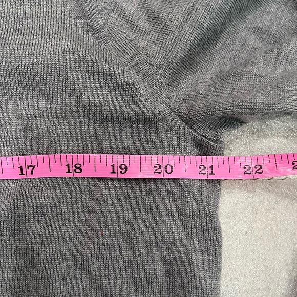 [L]Banana Republic Men's Dark Gray Crewneck Italian Merino Wool Sweater EUC - Picture 3 of 6